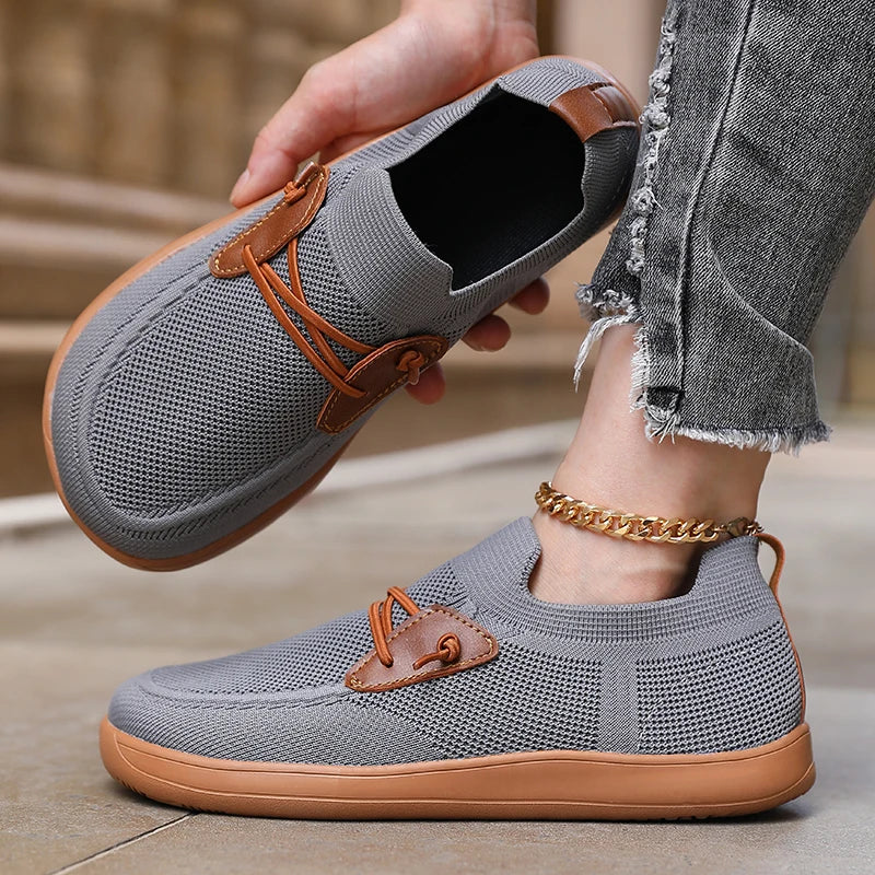 Women' Simple Wide Footed Sneakers