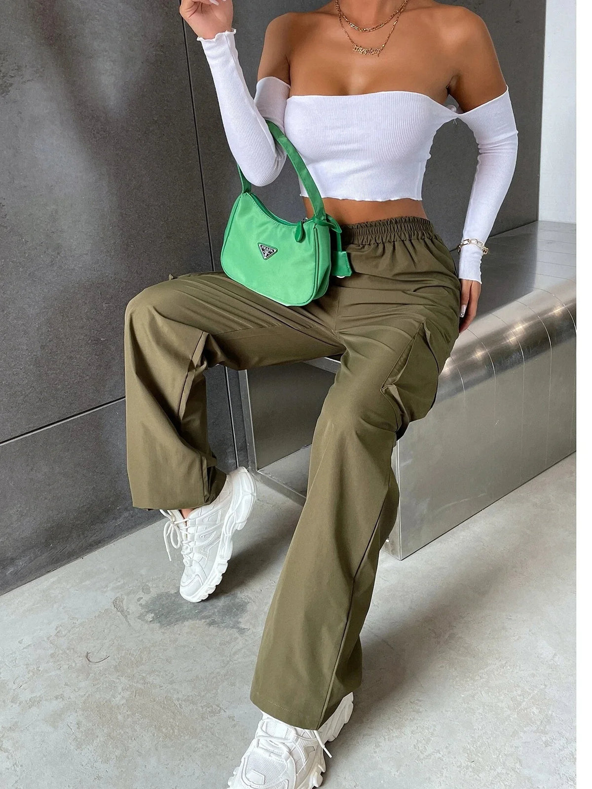 Women's High-Waisted Wide-Leg Cargo Pants
