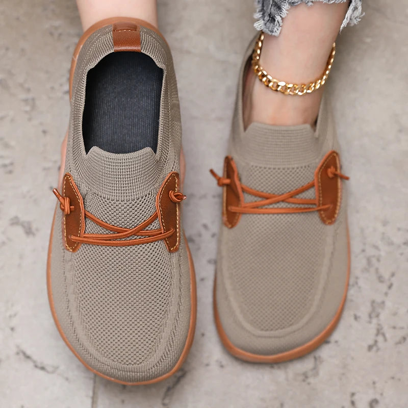Women' Simple Wide Footed Sneakers