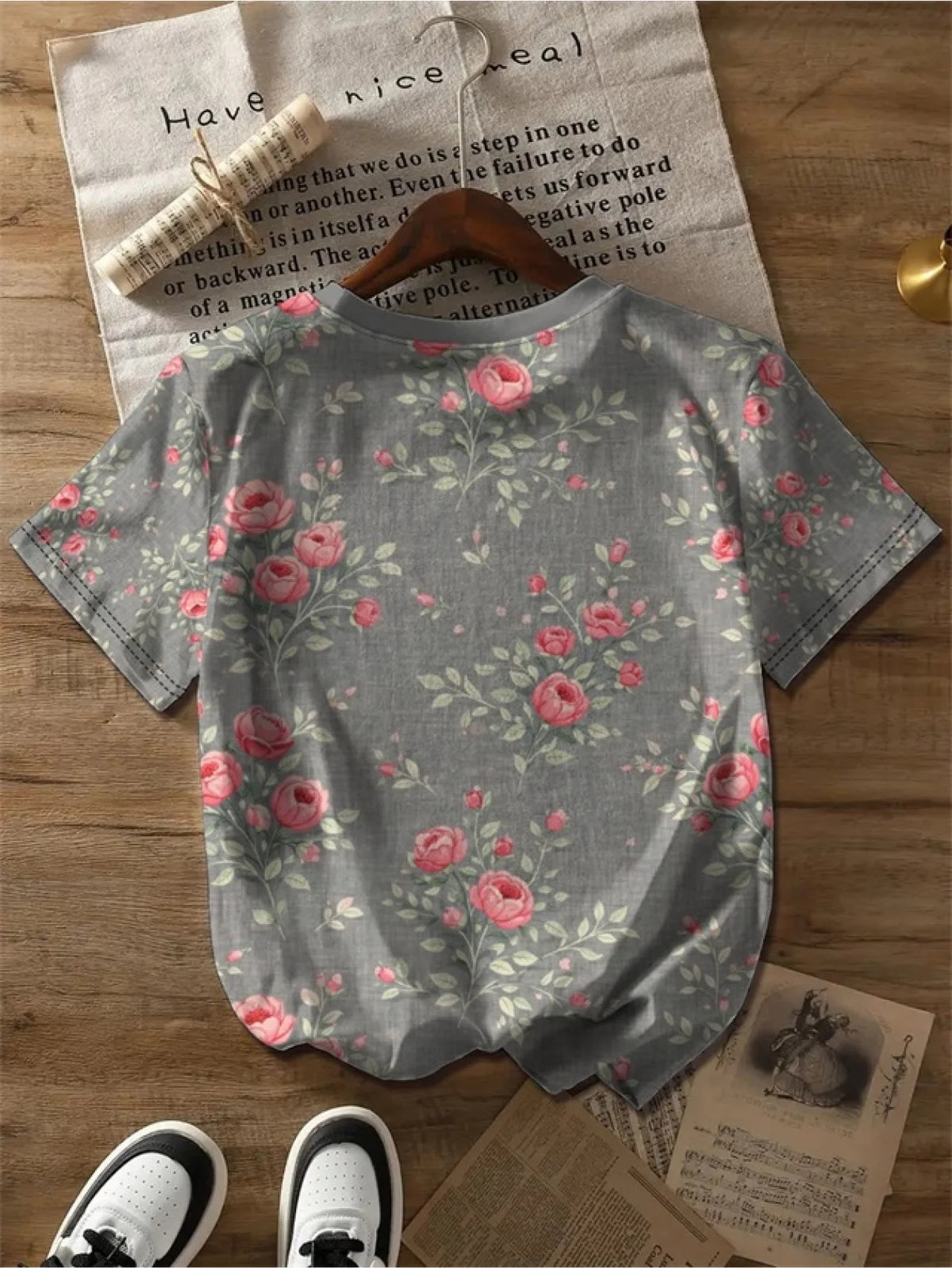 Women Rose Vine Floral Print T -shirt